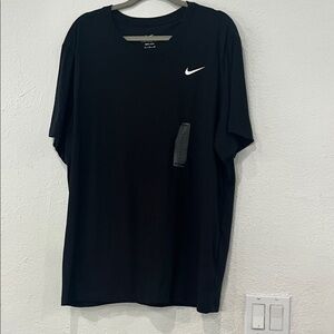 Nike Men's Black Short Sleeve Tee
